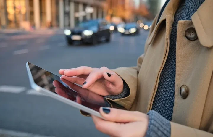 Różnorodność form reklamy mobilnej w nowoczesnym marketingu