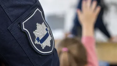 Dzielnicowy przepytał pierwszaków w Jaworznie. Padł numer 112