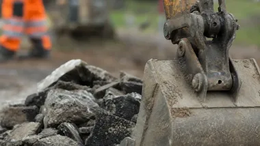 Dwa zwężenia i zamknięta ulica przy węźle Wojska Polskiego