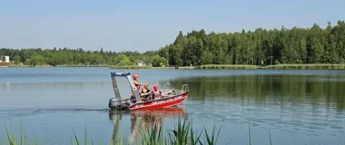 Nowa łódź i sonar w akcji - strażacy z Jaworzna trenowali na Sosinie
