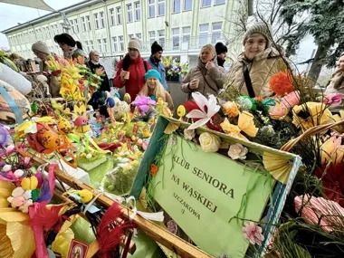 Jarmark Wielkanocny zamienił parking pod Płaszczką w świąteczne miasteczko