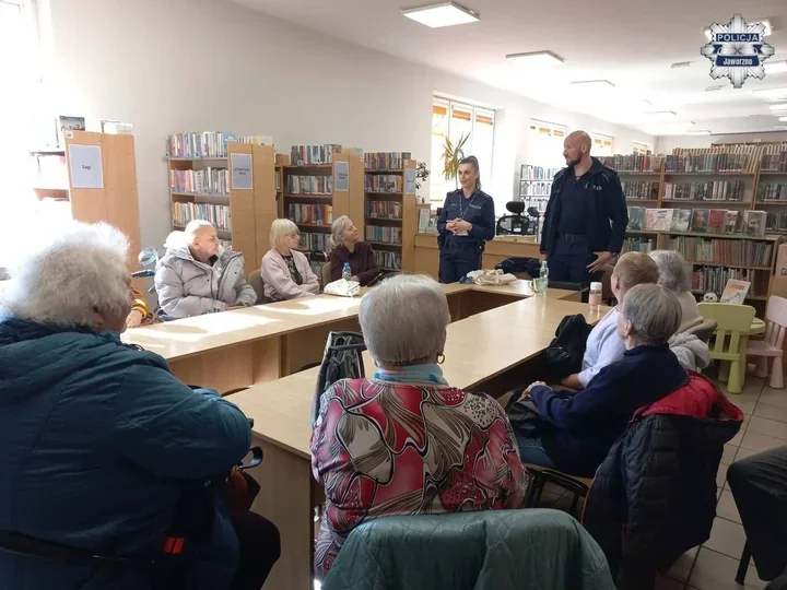 Seniorzy z Jaworzna dostali receptę na oszustów - policjanci wymienili metody