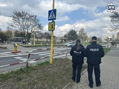 Na pasach w Jaworznie padło ostrzeżenie - policjanci rozdawali odblaski
