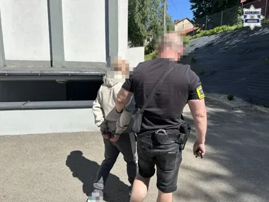 Głodny cios zębami w rękę własnego ojca. 27-latek z Jaworzna trafił pod policyjny dozór