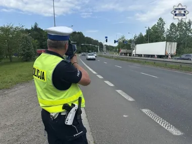 Policjanci z Jaworzna ruszają z masowymi kontrolami na drogach - alkohol, prędkość i foteliki pod lupą