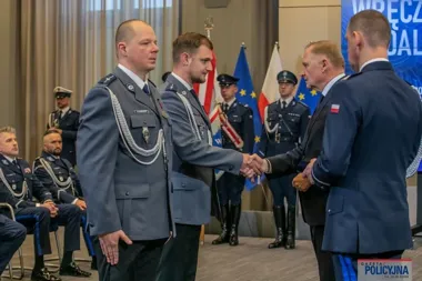 Weszli do zadymionego bloku pierwsi - Jaworzno ma dwóch odznaczonych