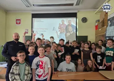 Uczniowie z Jaworzna rozbroili metody oszustów, zanim padł telefon