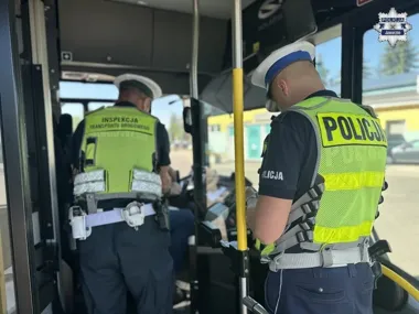 Autobusy pod kontrolą w Jaworznie - sprawdzali trzeźwość i pobyt cudzoziemców